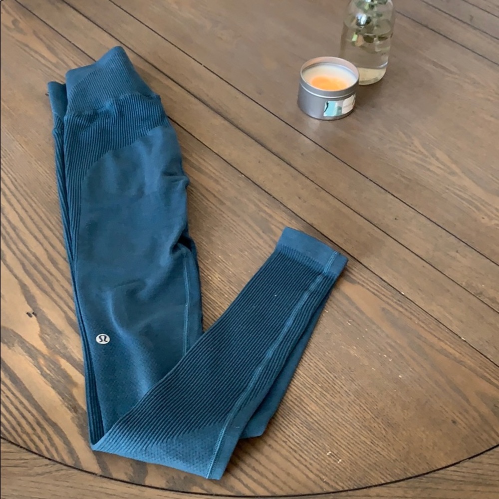 Blue lululemon legging